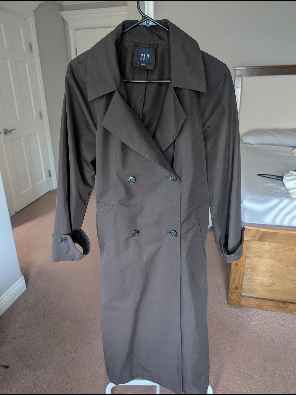 GAP Women’s Double-Breasted Trench Coat in Brown